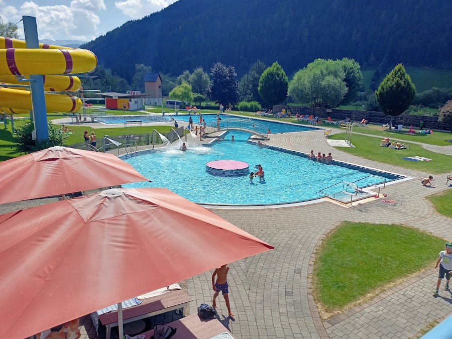Sportzentrum BadeINSEL