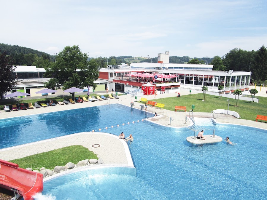 Hallenbad und Freibad Feldbach