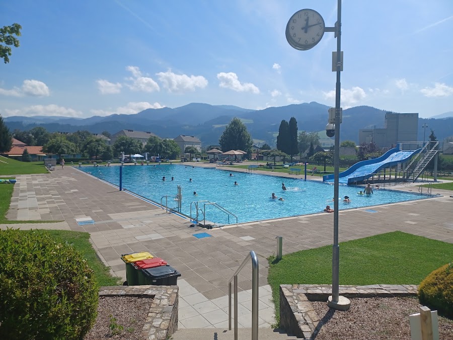 Hallen- und Freibad der Stadt Knittelfeld